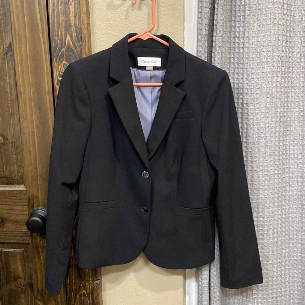 Size 10 Calvin Klein blazer, very lightly worn!